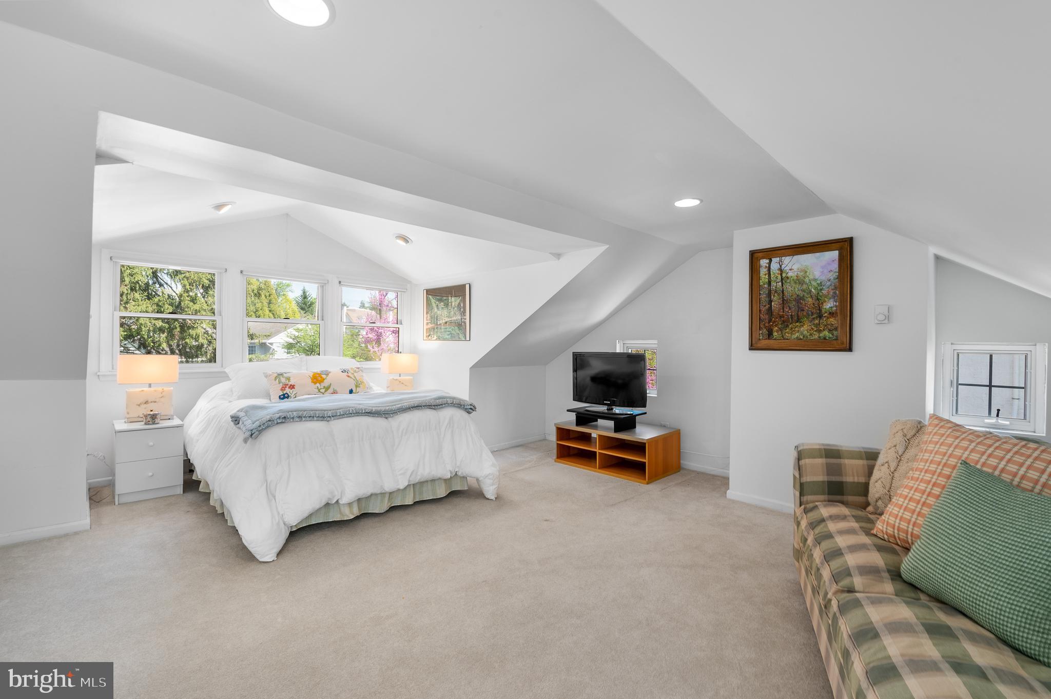 441 Conestoga Road Wayne, PA 19087 - Photo 23 of 29 2ND FLOOR BEDROOM