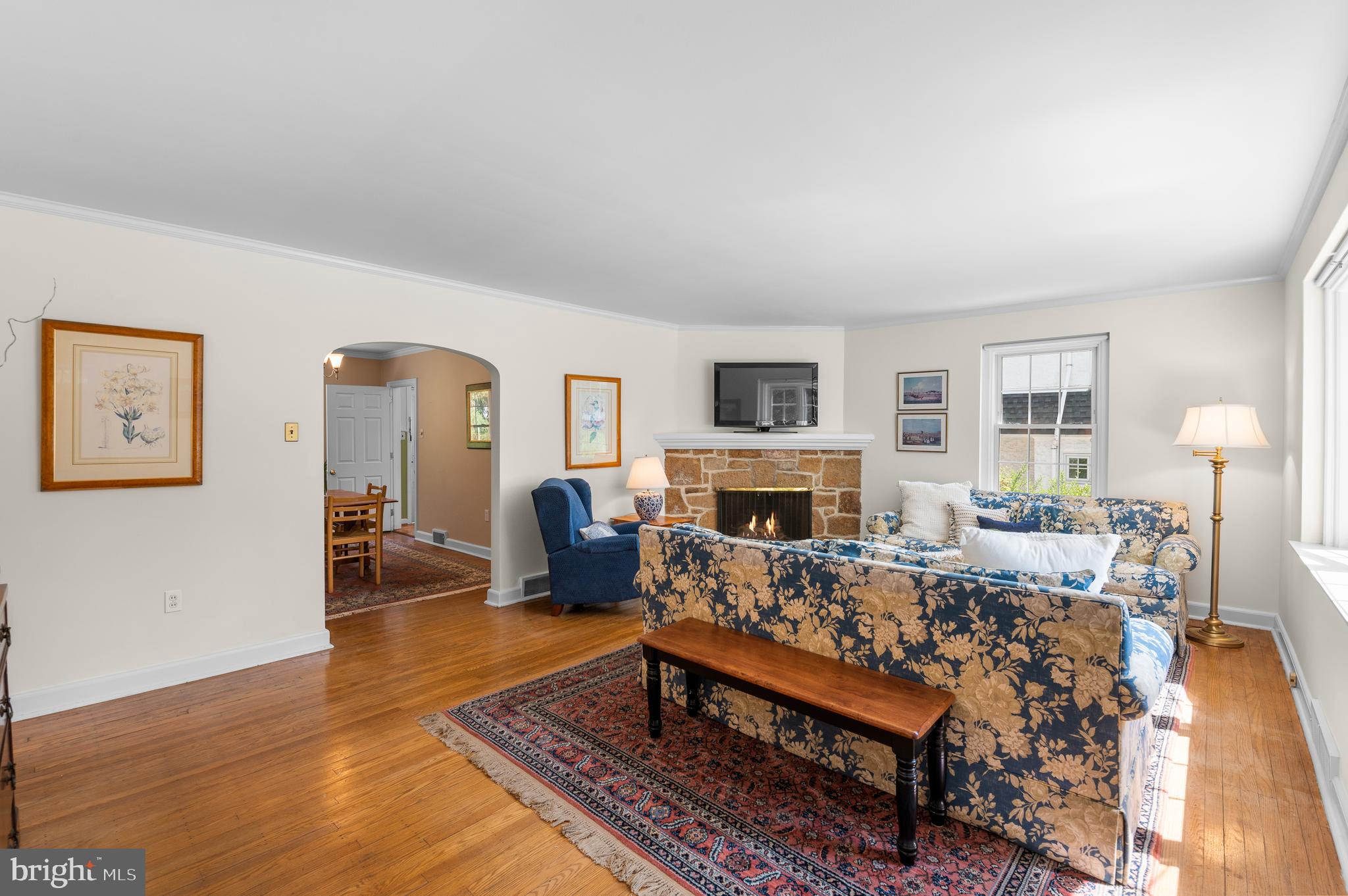 441 Conestoga Road Wayne, PA 19087 - Photo 8 of 29 LIVING/FAMILY ROOM