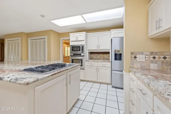 $539,000 | 16 Duperier Oaks Drive, New Iberia, LA 70563