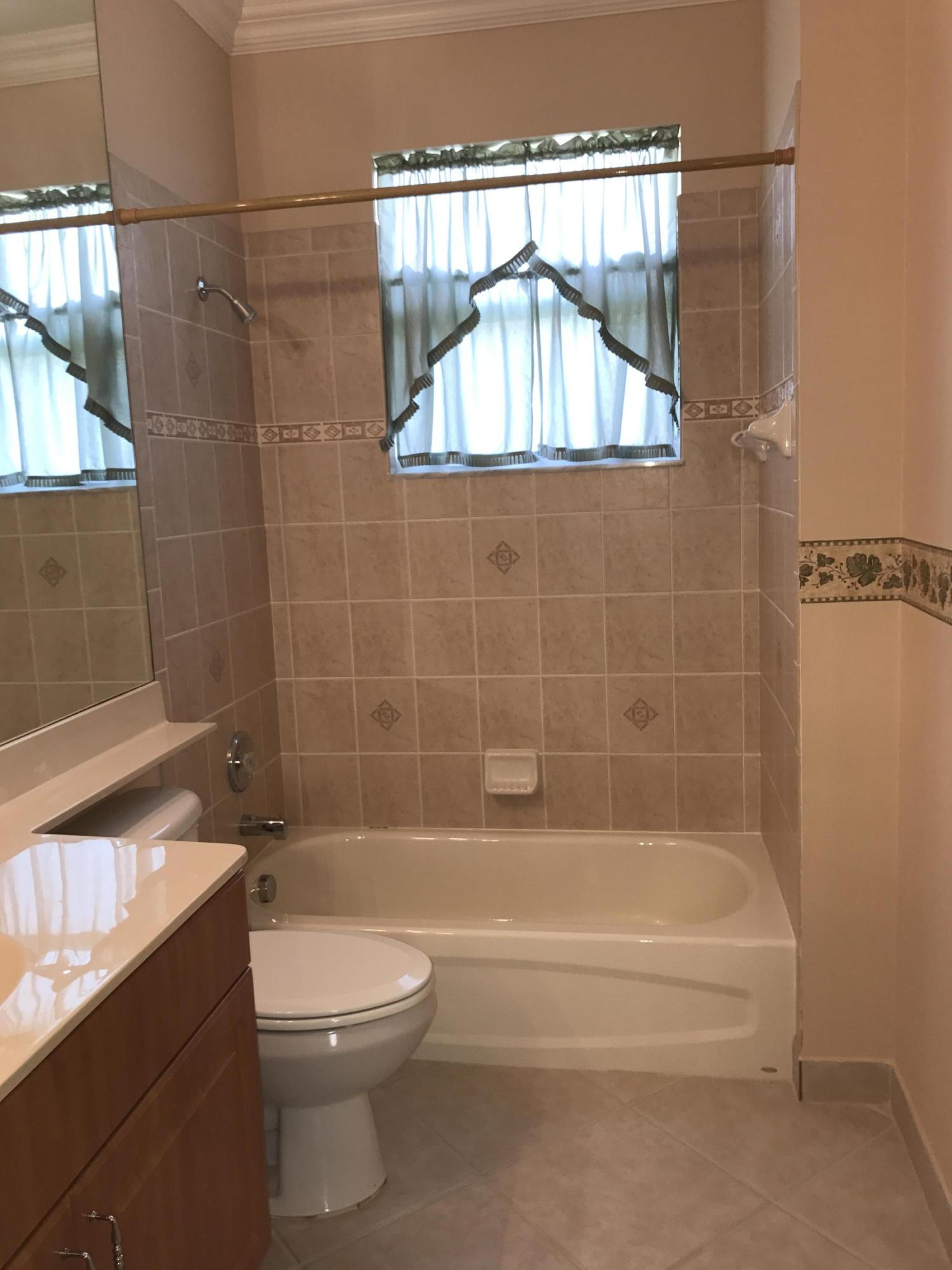 328 Springview Loop Port St. Lucie, FL 34986 - Photo 18 of 25 Guest bathroom