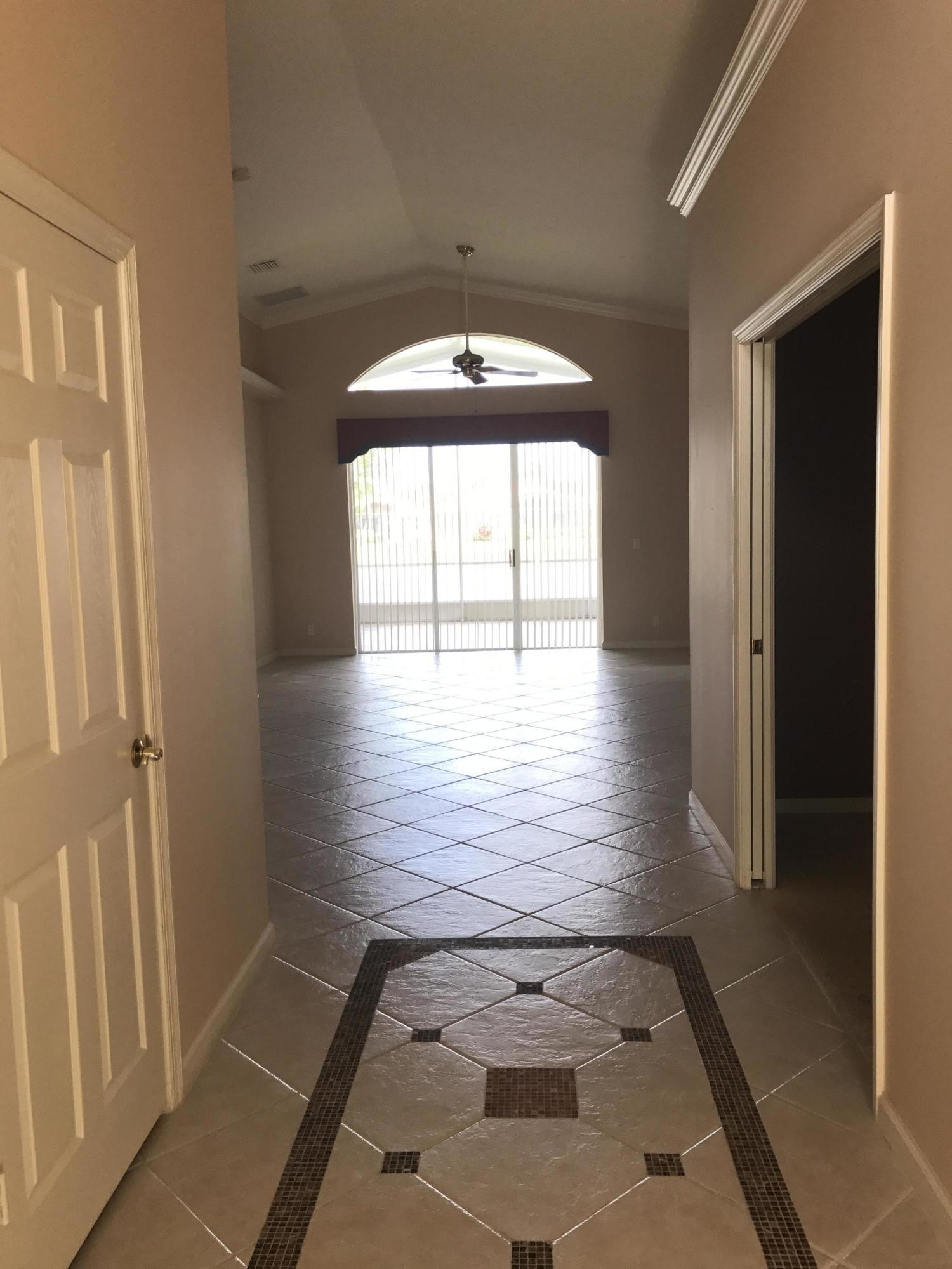 Interior vire from front entrance