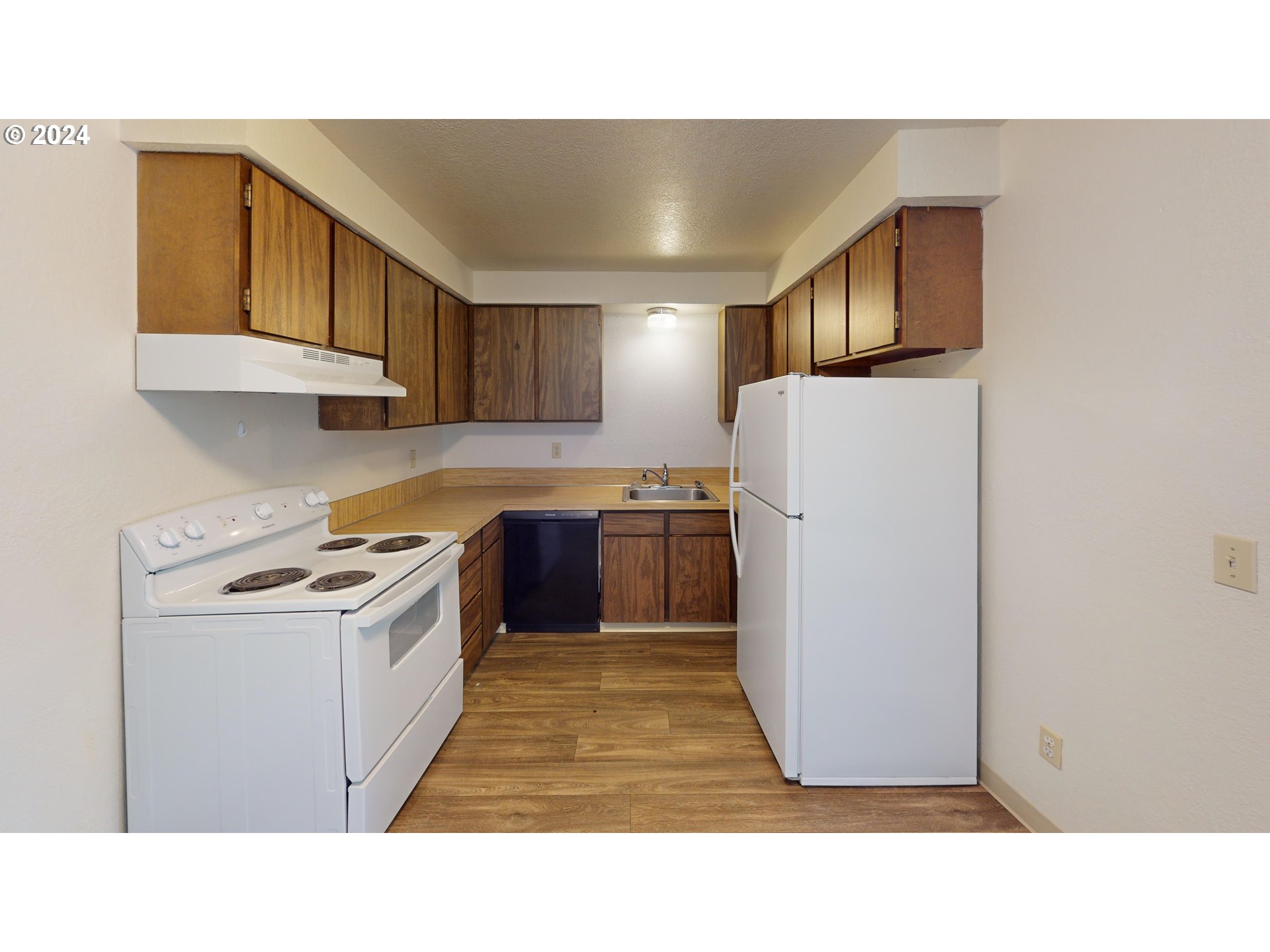 745 Manor Way Lebanon, OR 97355 - Photo 9 of 19 Gallery Image 9