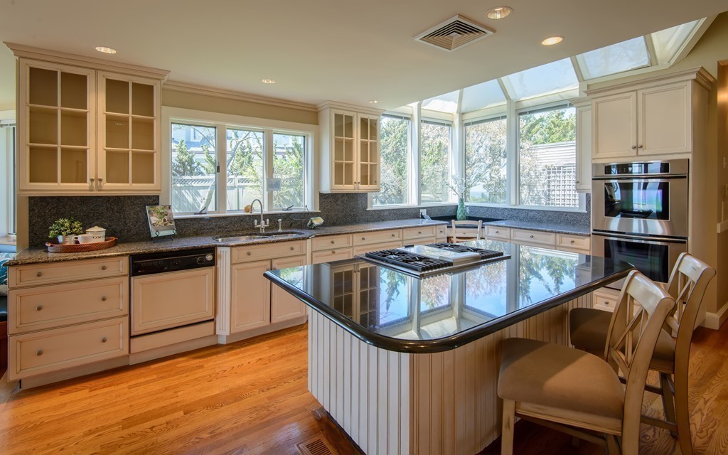 313 Ocean Avenue Marblehead, MA 01945 - Photo 11 of 25