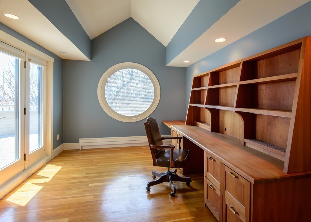 313 Ocean Avenue Marblehead, MA 01945 - Photo 17 of 25