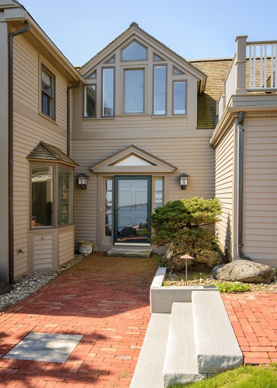 313 Ocean Avenue Marblehead, MA 01945 - Photo 3 of 25