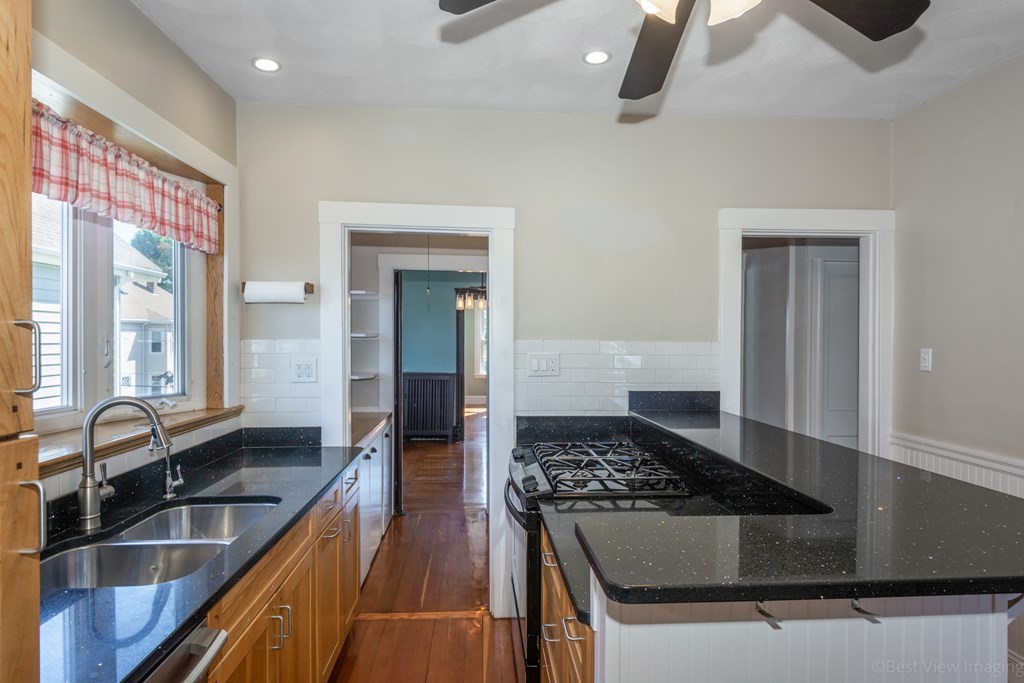 32 Kenmere Road, Unit 32 Medford, MA 02155 - Photo 15 of 38 Gallery Image 15