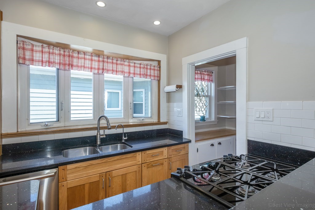 32 Kenmere Road, Unit 32 Medford, MA 02155 - Photo 17 of 38 Gallery Image 17