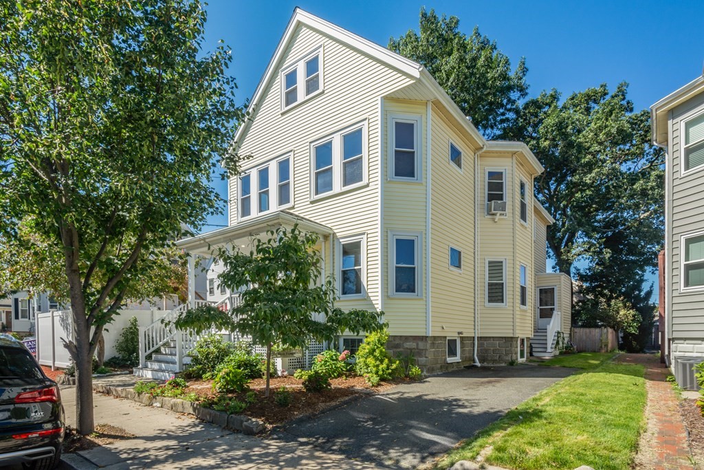32 Kenmere Road, Unit 32 Medford, MA 02155 - Photo 3 of 38 Gallery Image 3