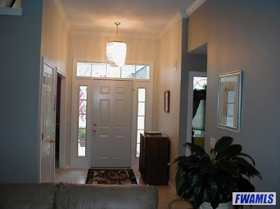 414 Ridge Hill Place Fort Wayne, IN 46804 - Photo 2 of 8
