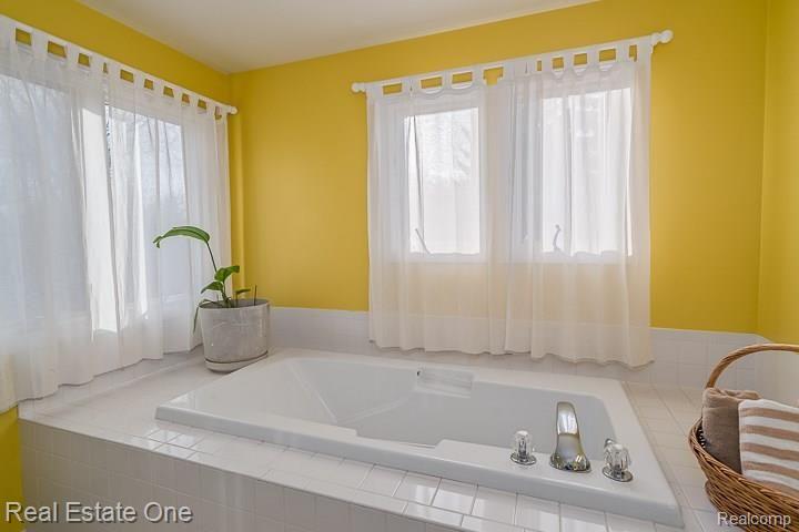 2724 Santia Road Troy, MI 48085 - Photo 35 of 45 Image_35.jpg