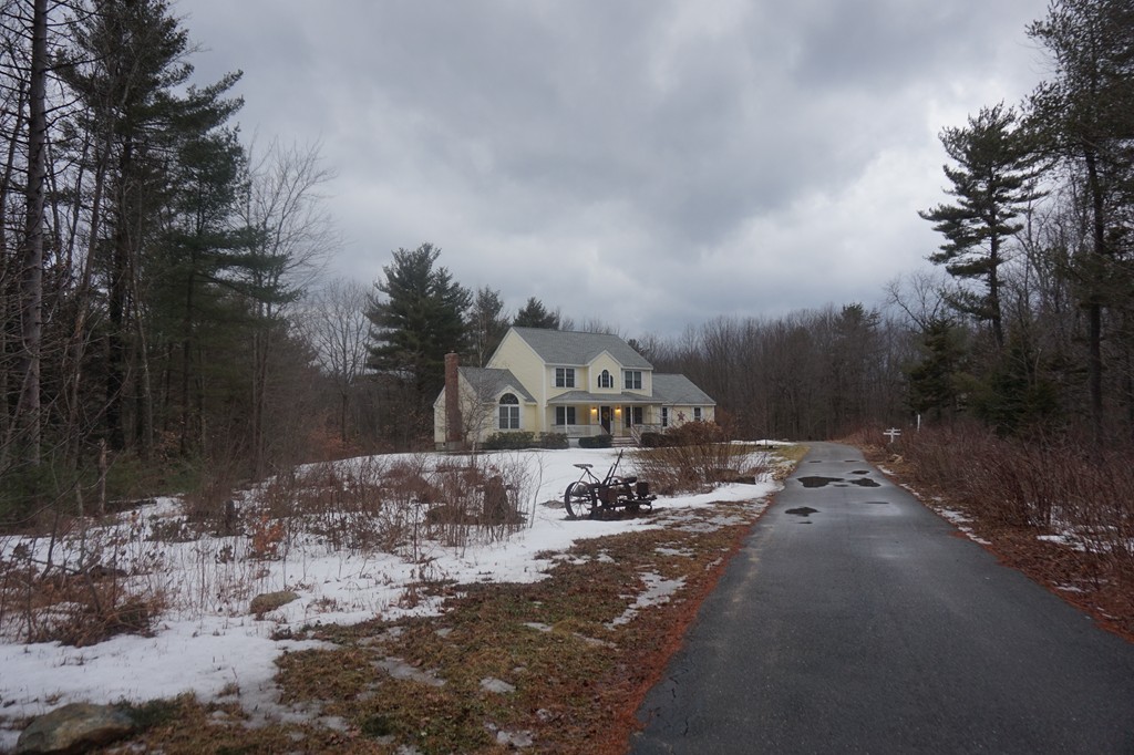 144 Willis Road Gardner, MA 01440 - Photo 2 of 27 Gallery Image 2
