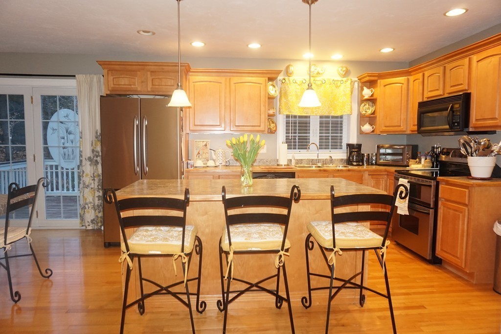 144 Willis Road Gardner, MA 01440 - Photo 4 of 27 Gallery Image 4