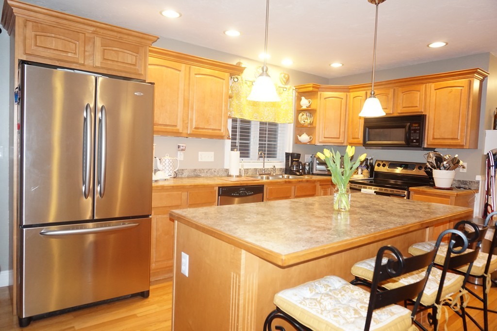 144 Willis Road Gardner, MA 01440 - Photo 5 of 27 Gallery Image 5