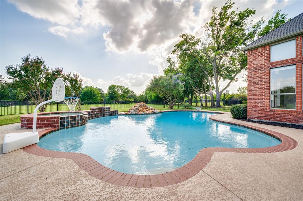 1561 Winding Creek Road Prosper, TX 75078 - Photo 29 of 38