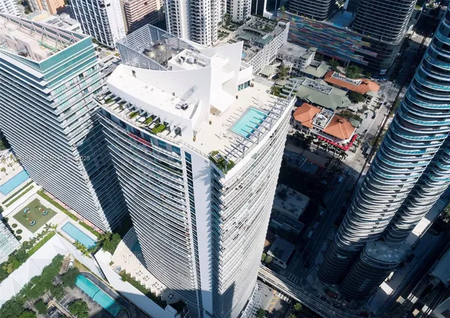 $595,000 | 501 Northeast 31st Street, Unit 2009, Miami, FL 33137