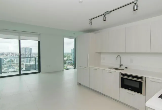 $595,000 | 501 Northeast 31st Street, Unit 2009, Miami, FL 33137