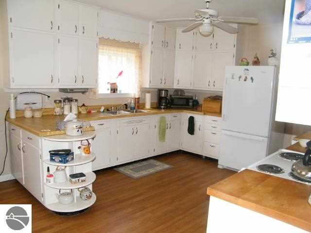 6833 Crystal Springs Road Bellaire, MI 49615 - Photo 18 of 33 1744911-17.JPG