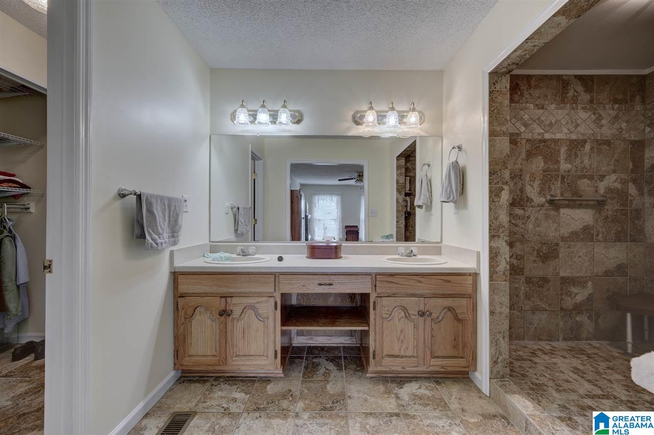 330 Conelia Lane Hayden, AL 35079 - Photo 12 of 38