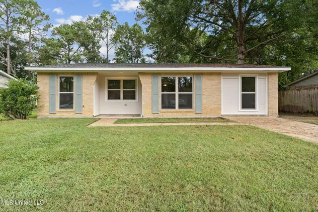 $167,695 | 2718 Ridgeway Drive, Gautier, MS 39553