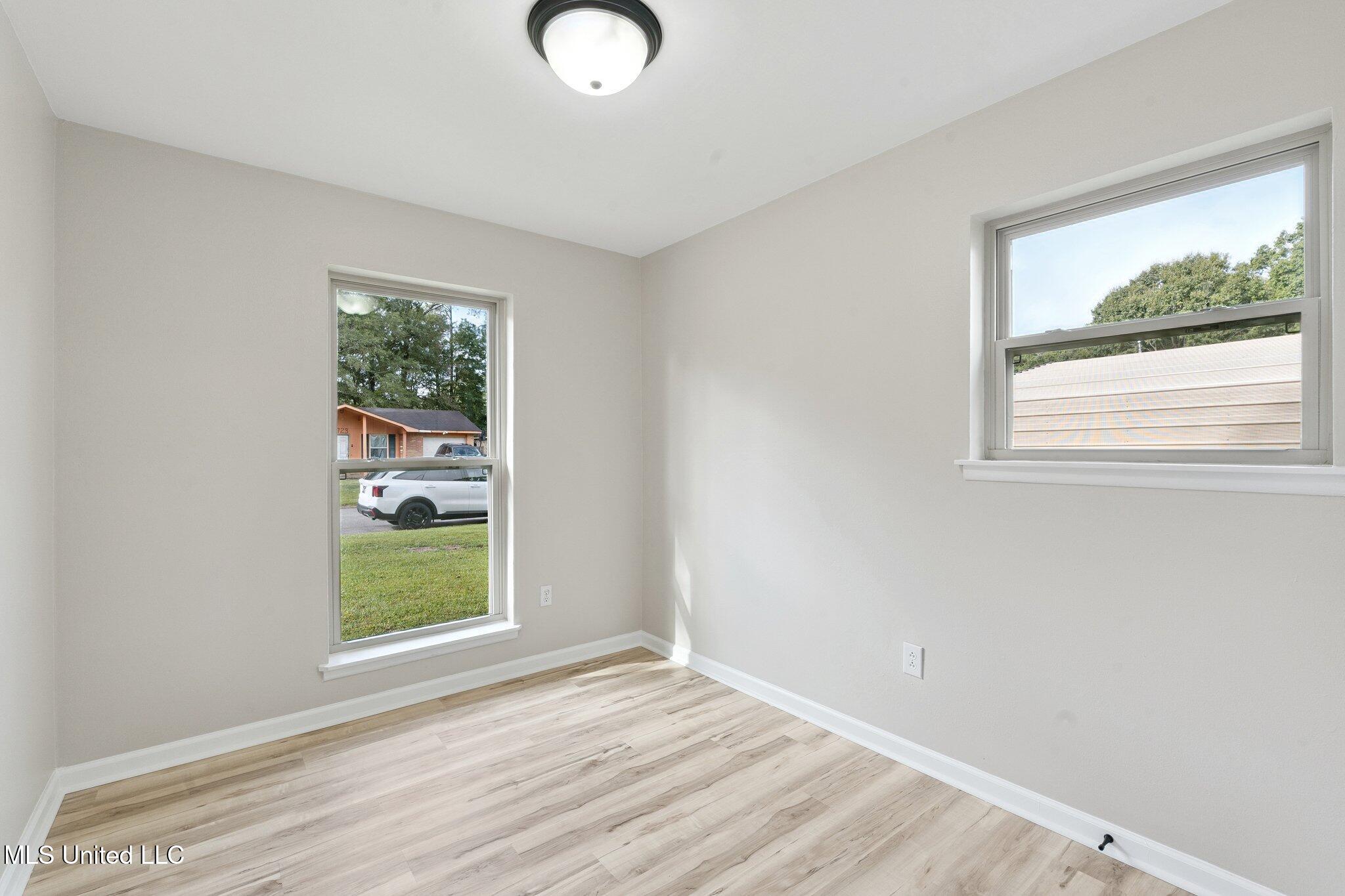 2718 Ridgeway Drive Gautier, MS 39553 - Photo 13 of 16 009