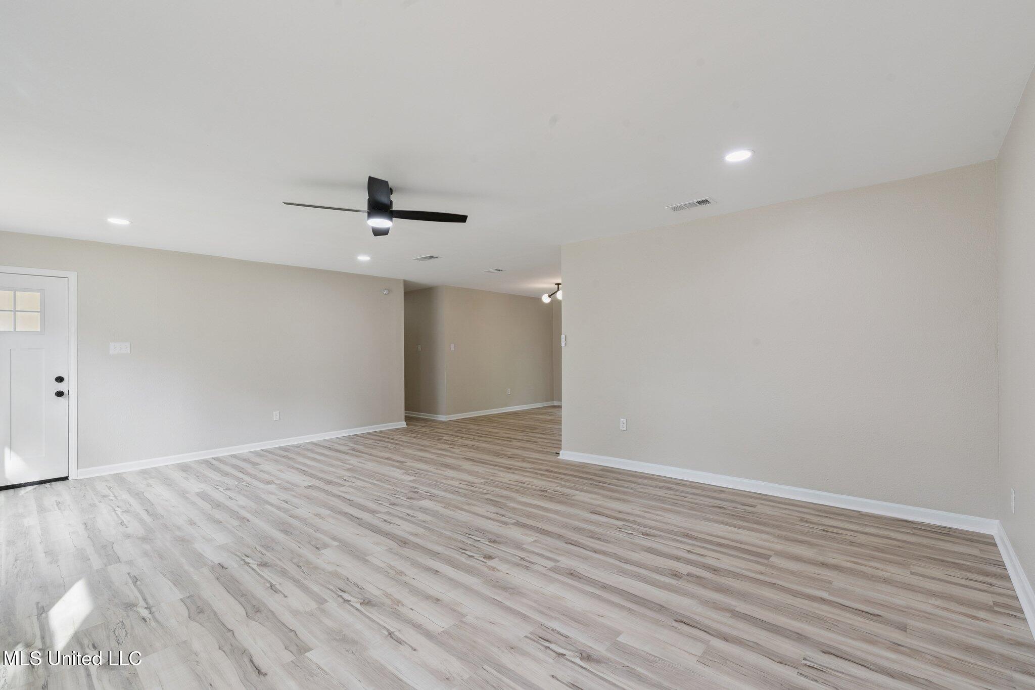 2718 Ridgeway Drive Gautier, MS 39553 - Photo 5 of 16 004