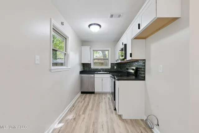 $167,695 | 2718 Ridgeway Drive, Gautier, MS 39553