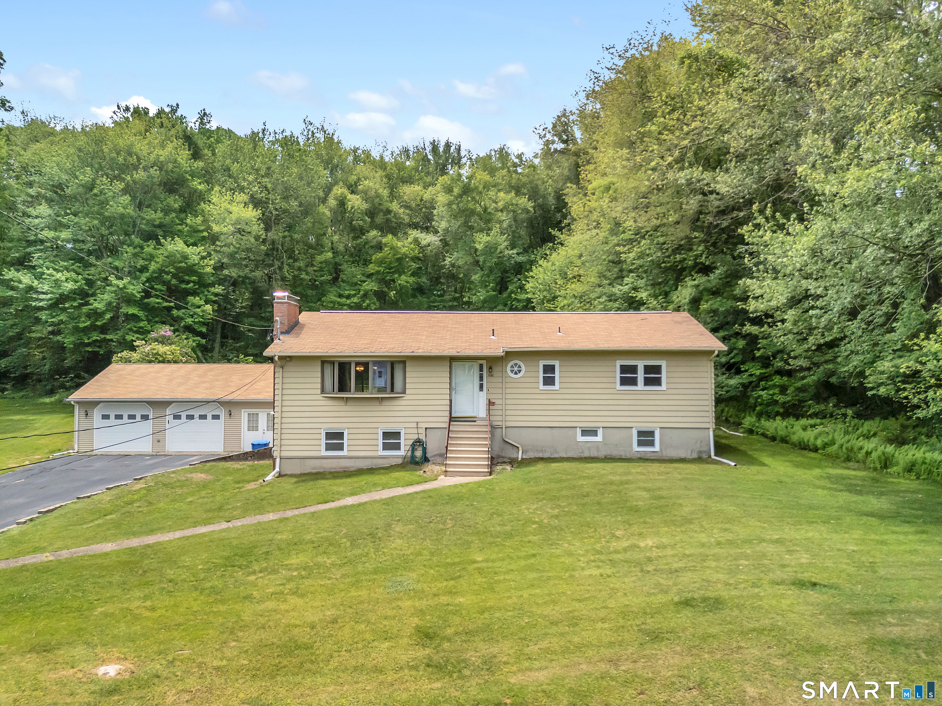 688 Raymond Hill Road Montville, CT 06370 - Photo 2 of 40
