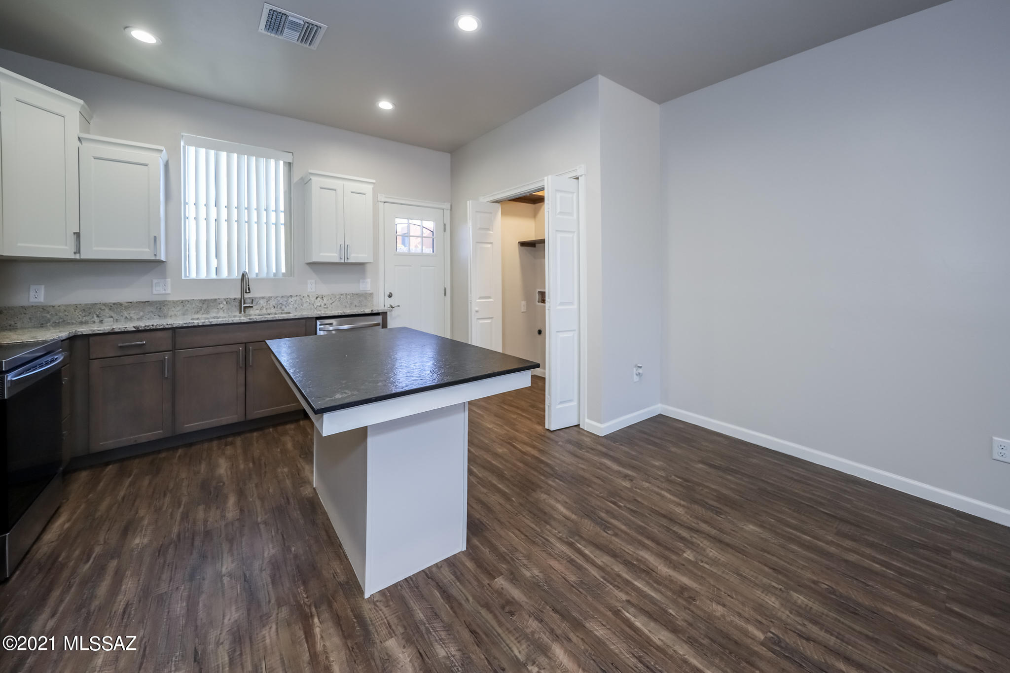 306 East Yavapai Road Tucson, AZ 85705 - Photo 10 of 19 Gallery Image 10