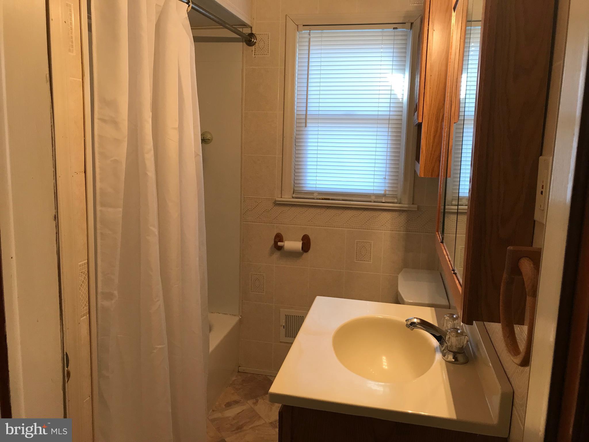 1662 Pleasant View Road Bethlehem, PA 18015 - Photo 8 of 14 Gallery Image 8