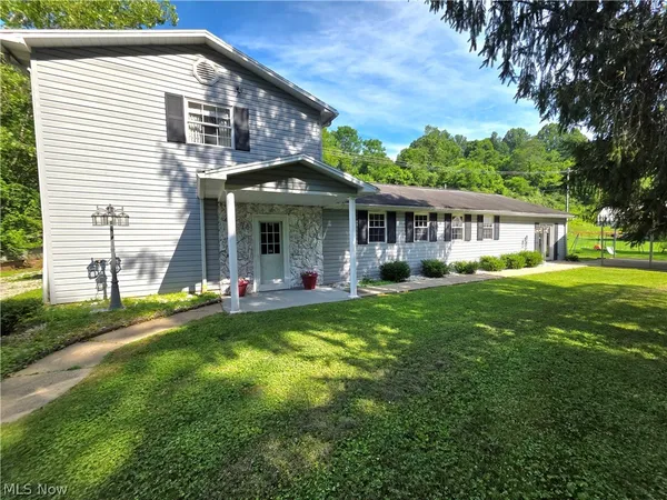 $265,000 | 8908 Southern Highway, Rockport, WV 26169