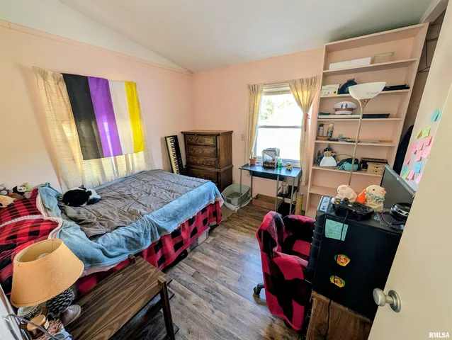 $81,750 | 230 West Barsi Boulevard, Macomb, IL 61455