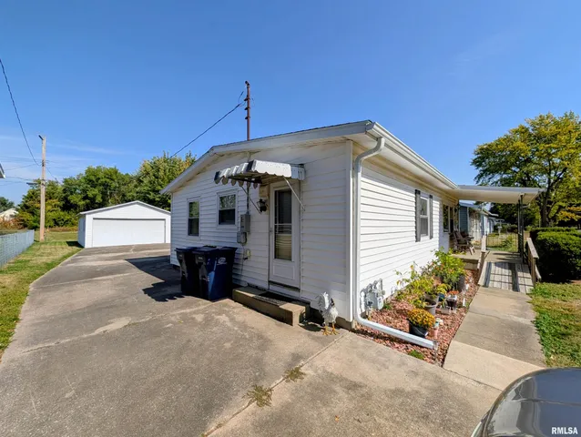 $81,750 | 230 West Barsi Boulevard, Macomb, IL 61455