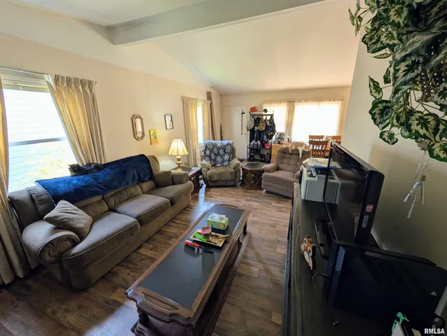 $81,750 | 230 West Barsi Boulevard, Macomb, IL 61455