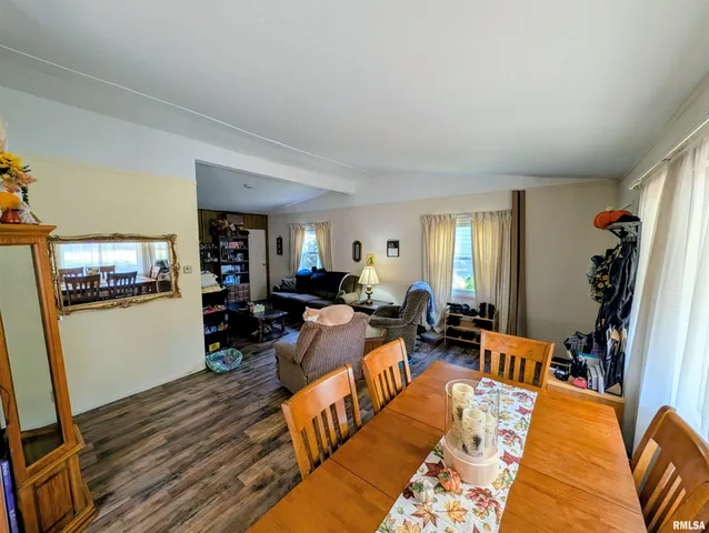 $81,750 | 230 West Barsi Boulevard, Macomb, IL 61455