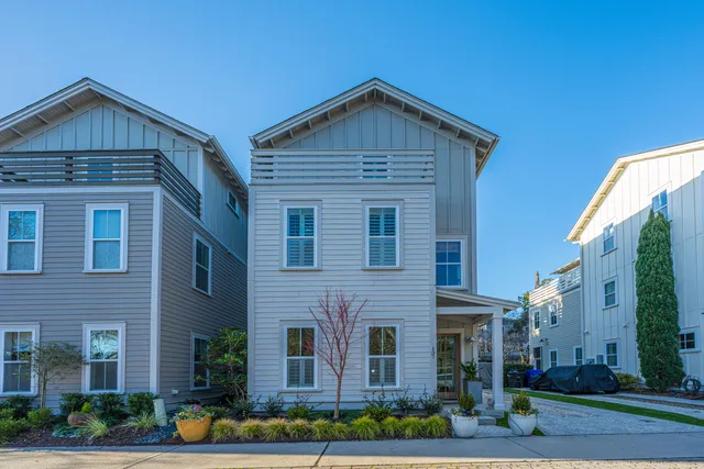 $950,000 | 137 Bratton Circle, Mount Pleasant, SC 29464