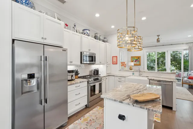 $950,000 | 137 Bratton Circle, Mount Pleasant, SC 29464