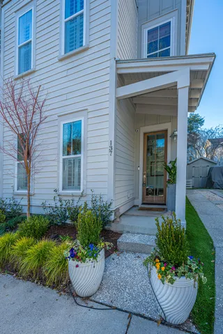 $950,000 | 137 Bratton Circle, Mount Pleasant, SC 29464