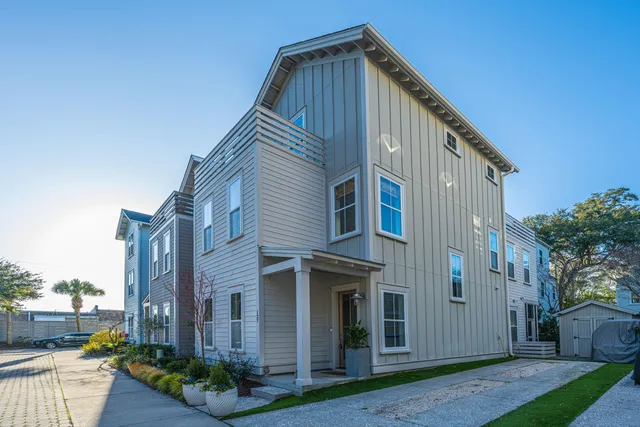 $950,000 | 137 Bratton Circle, Mount Pleasant, SC 29464