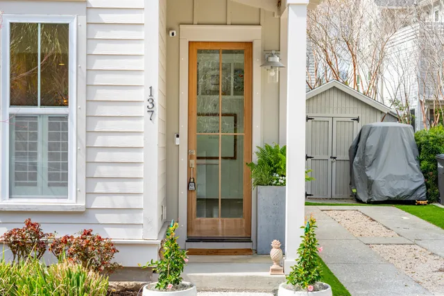 $950,000 | 137 Bratton Circle, Mount Pleasant, SC 29464