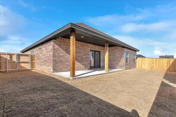 $2,300 | 136 Calvin Drive, Wolfforth, TX 79382