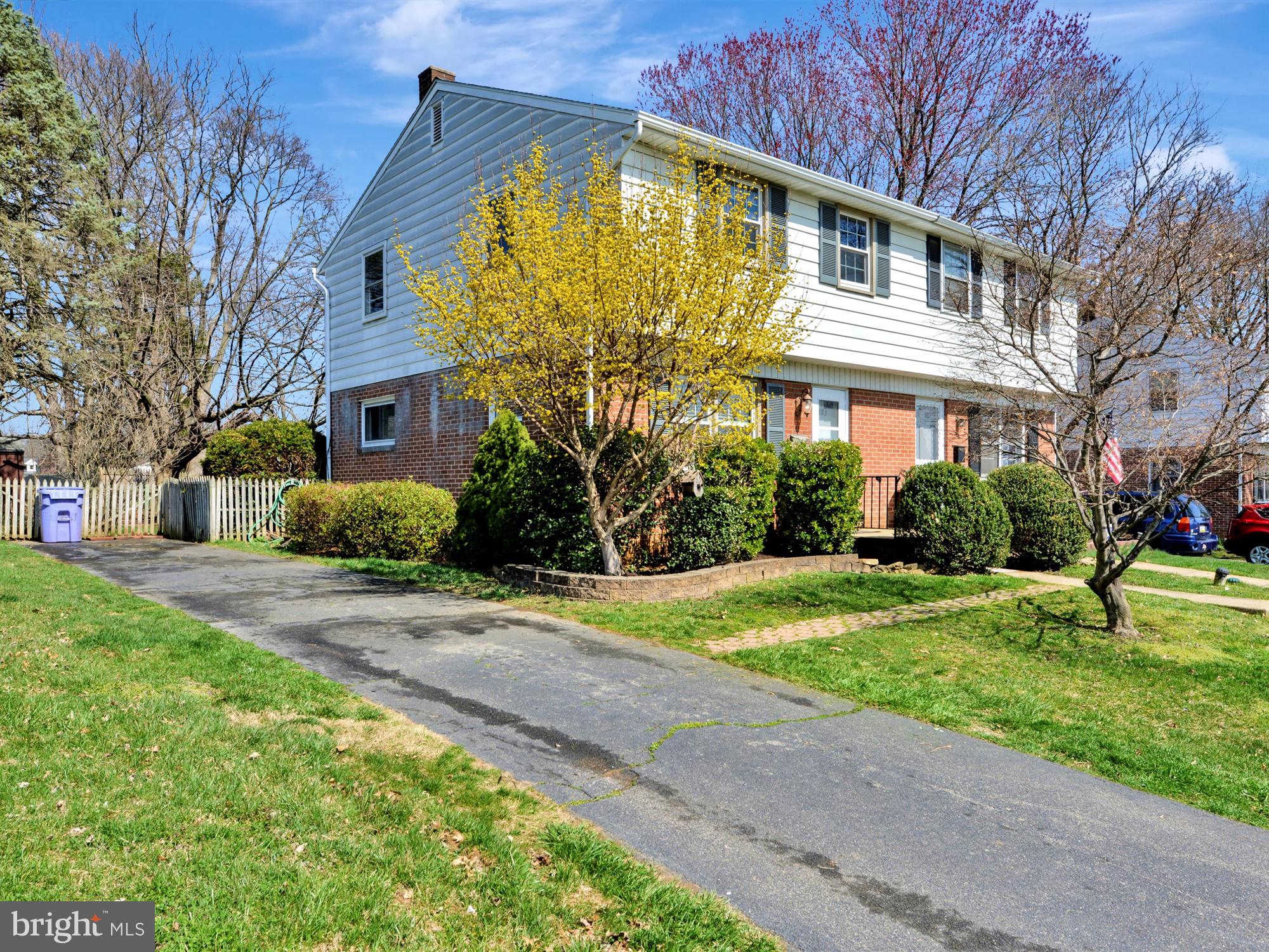 1783 Hemlock Road Lancaster, PA 17603 - Photo 2 of 26 V2