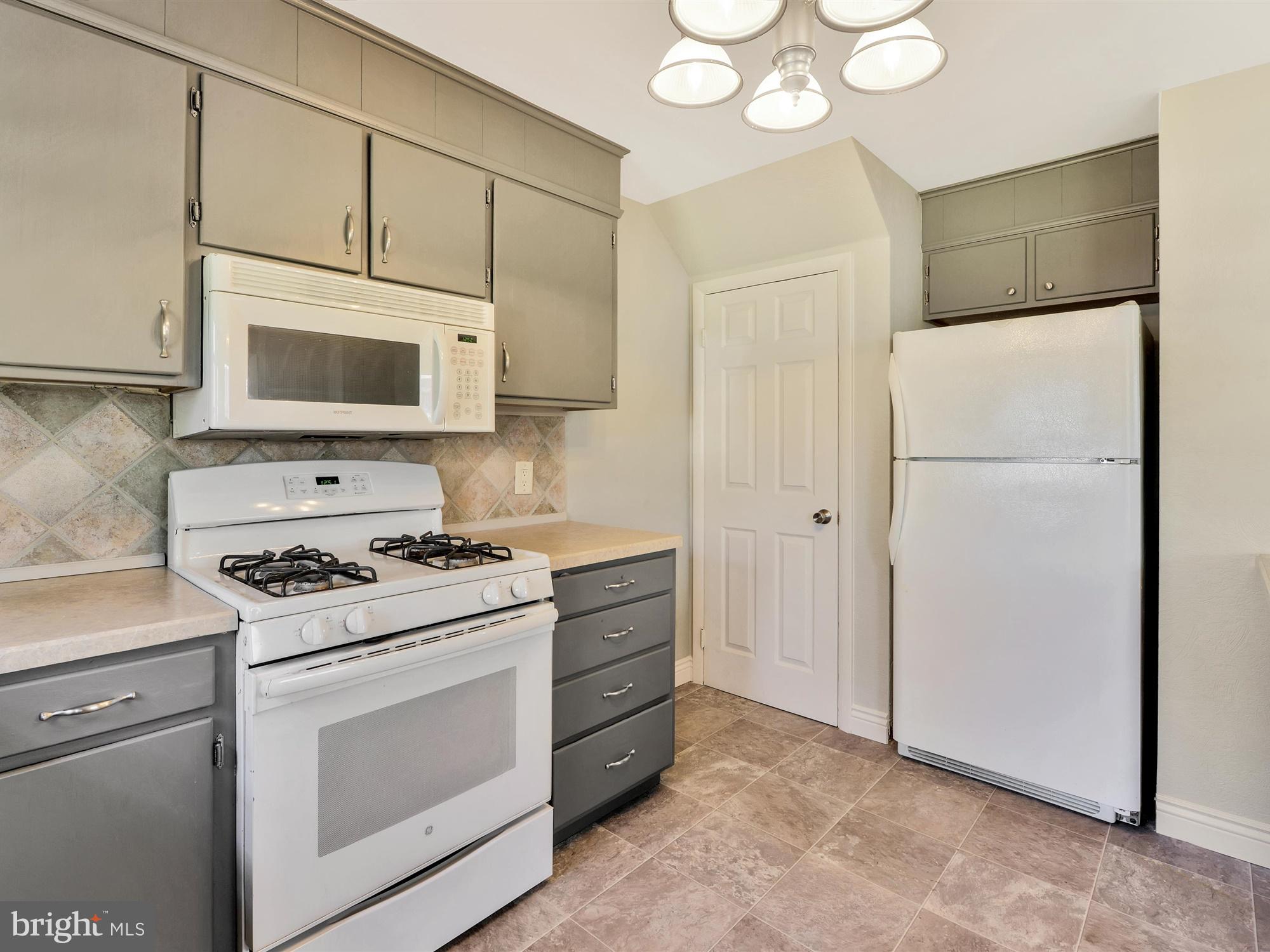 1783 Hemlock Road Lancaster, PA 17603 - Photo 11 of 26 V3