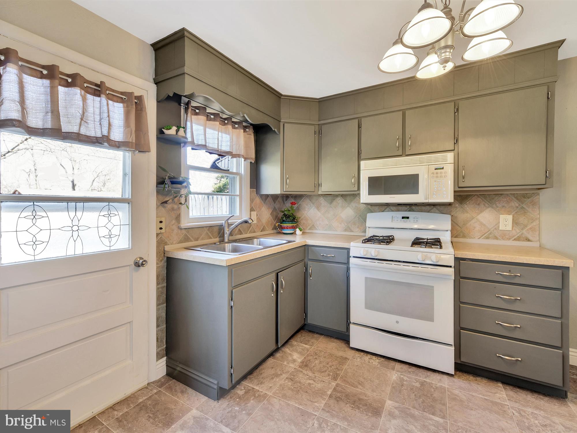 1783 Hemlock Road Lancaster, PA 17603 - Photo 10 of 26 V2