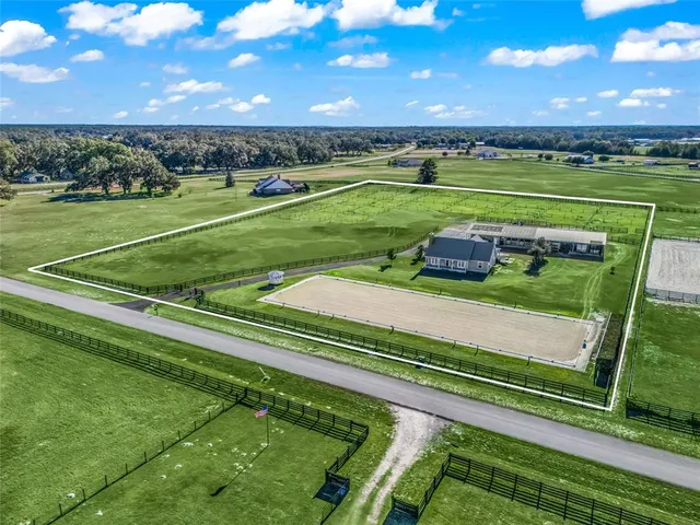 $950,000 | 19830 Southeast 15th Place, Morriston, FL 32668