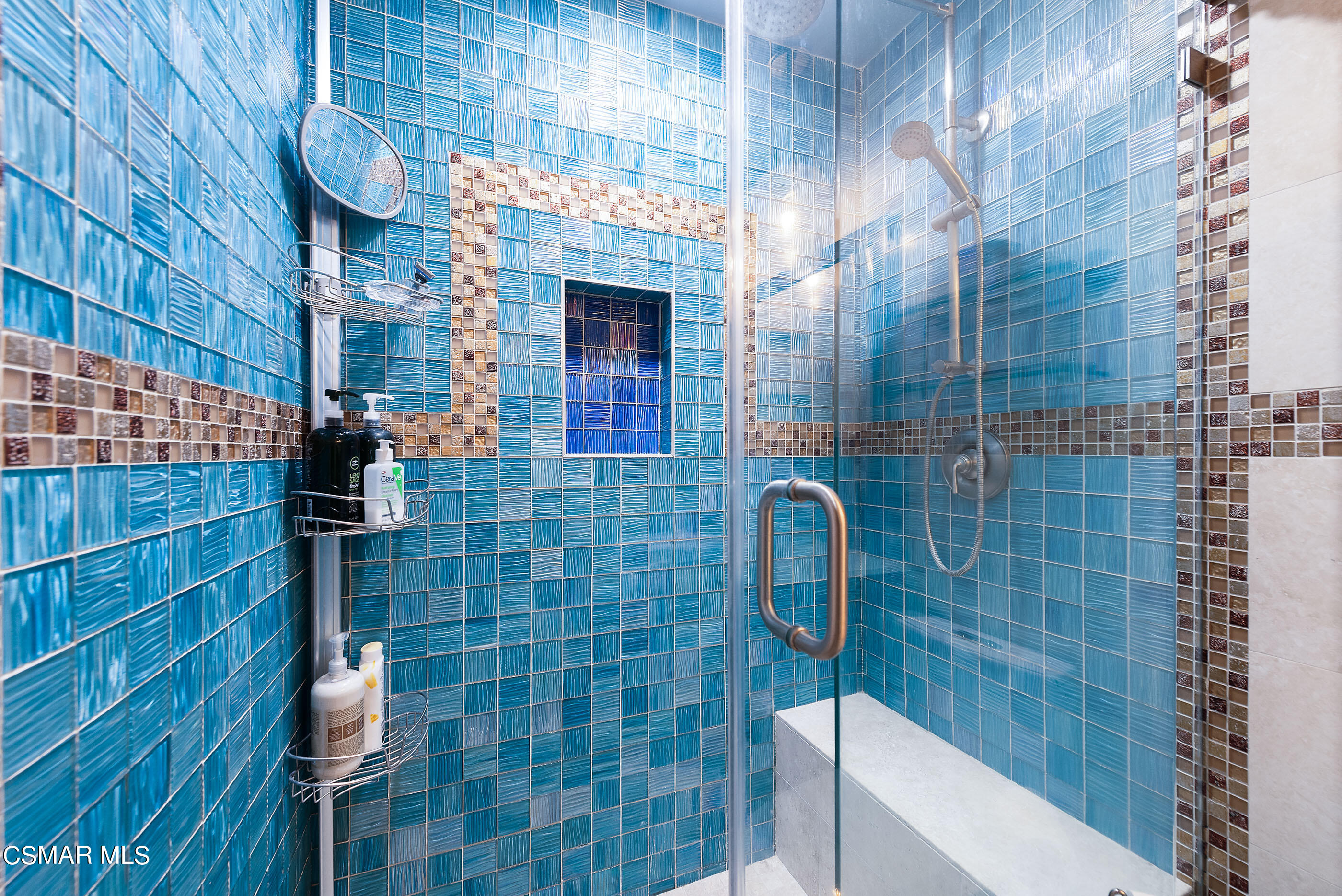 852 Weaver Street Simi Valley, CA 93065 - Photo 33 of 45 a bathroom with a shower