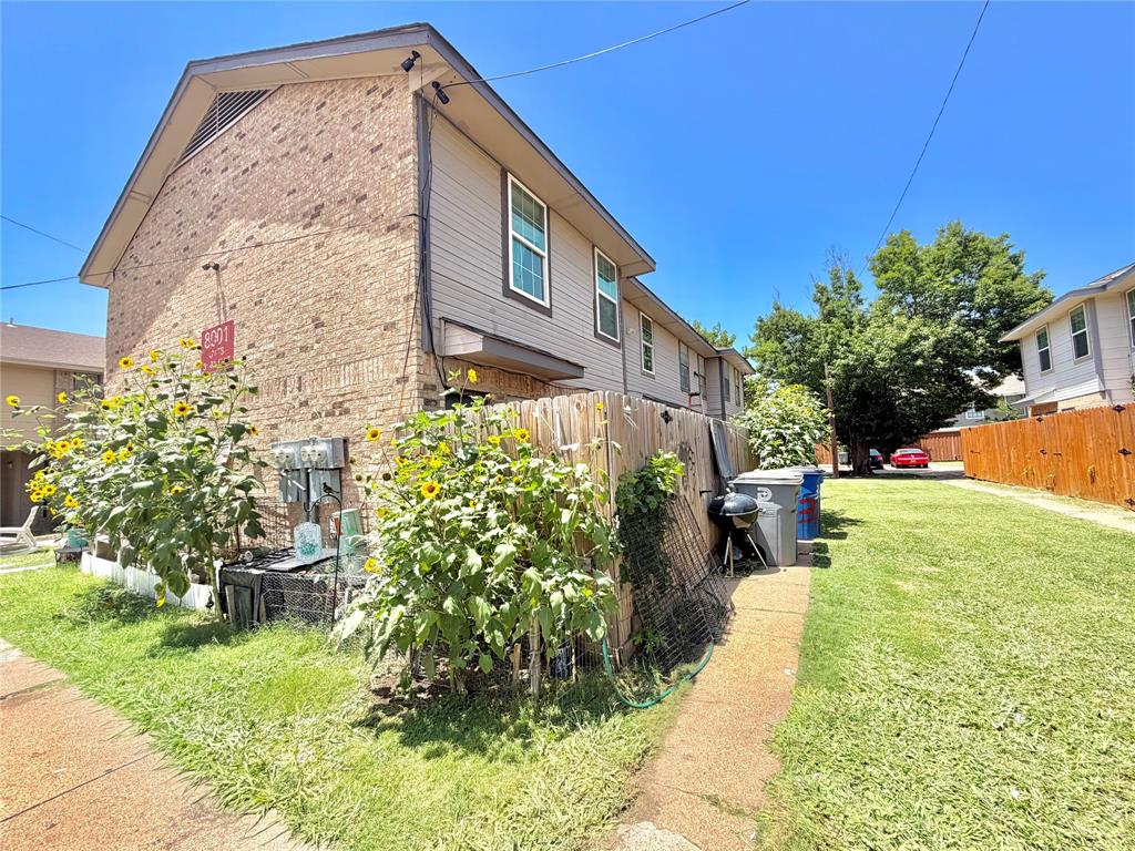 8001 Rothington Road, Unit 33 Dallas, TX 75227 - Photo 2 of 15