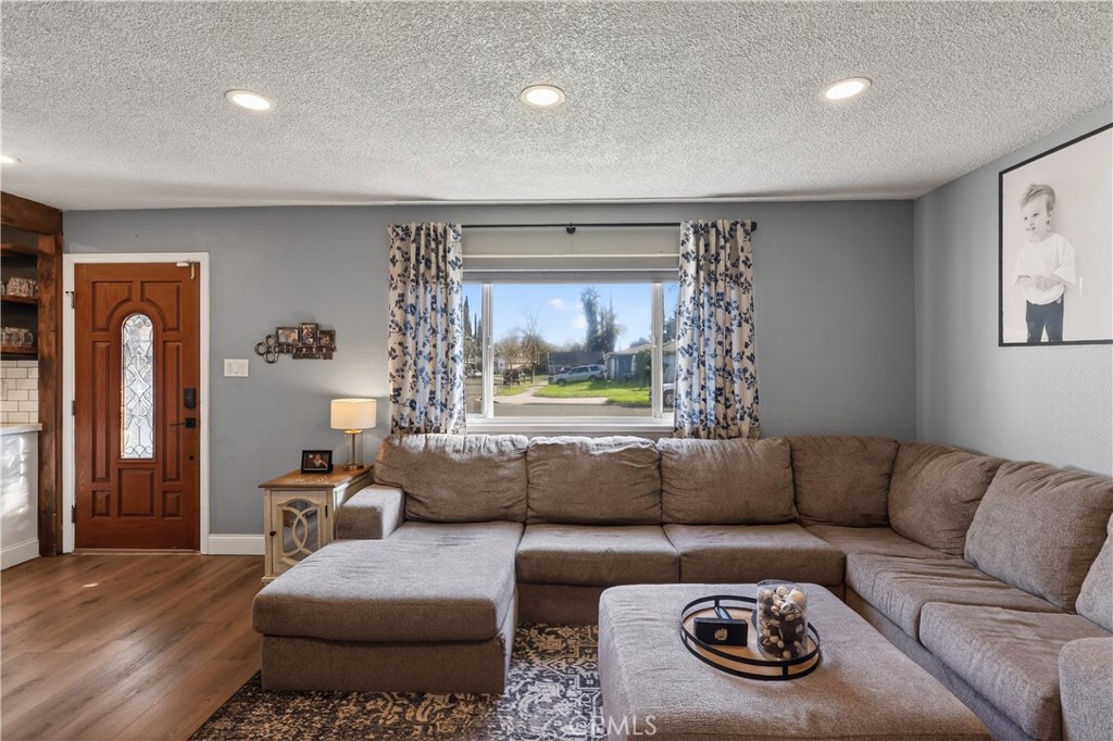 3251 Cheyenne Drive Merced, CA 95348 - Photo 5 of 47