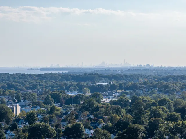 $575,000 | 1515 Summer Street, Unit 302, Stamford, CT 06905