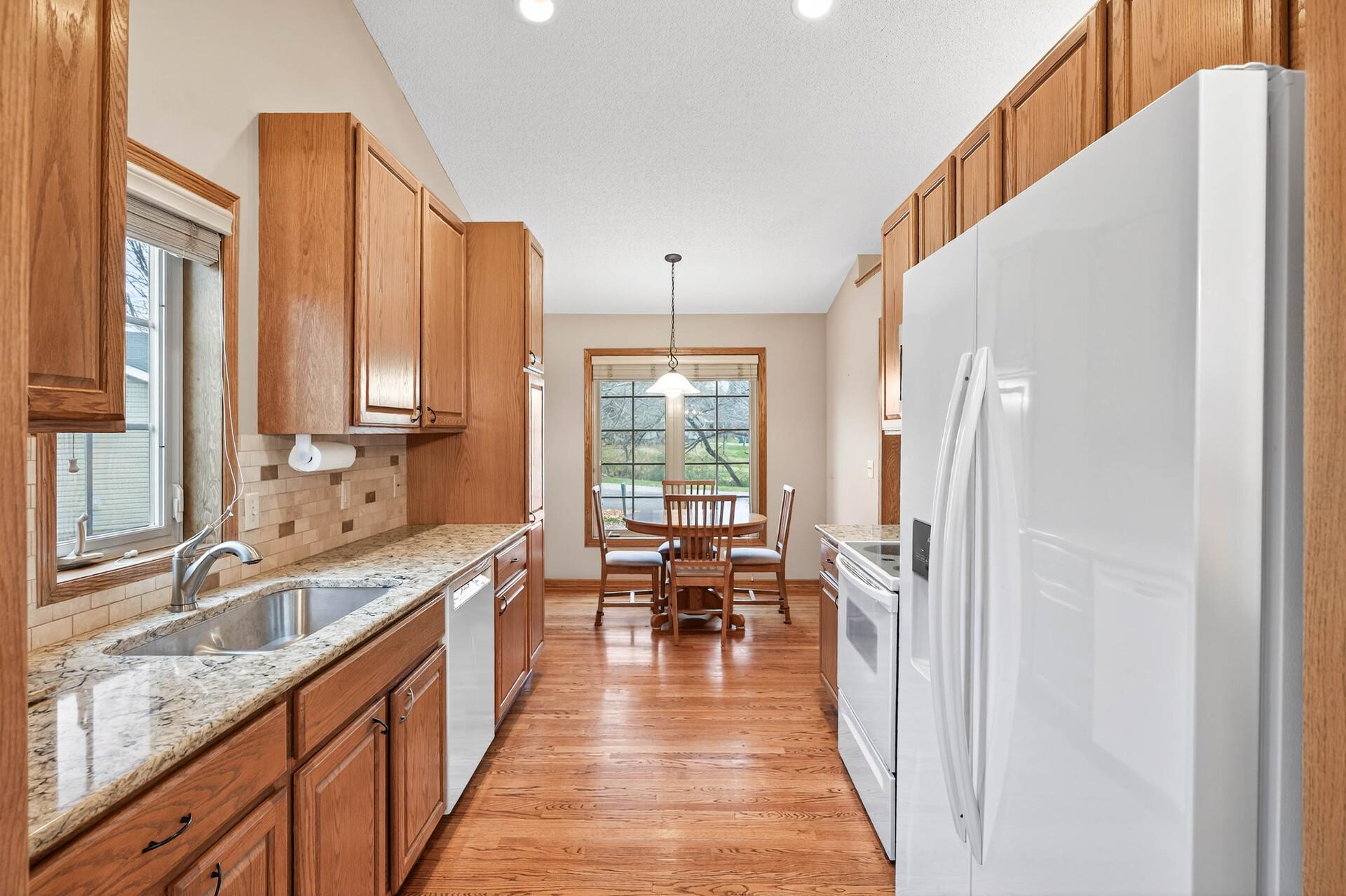 13760 Fenwick Circle Eden Prairie, MN 55346 - Photo 12 of 31