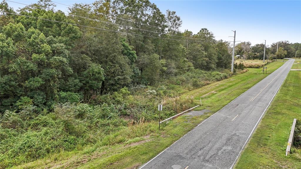0 West Edwards Road Starke, FL 32091 - Photo 2 of 10 a view of a yard with an trees